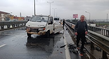 Kamyonet kazasında etilen tüpler yola saçıldı