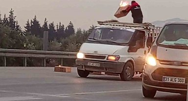 Kamyonetin alevlere teslim olmasının önüne sürücünün gayreti geçti