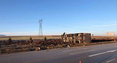 Kamyonla çarpışan otomobil sürücüsü hayatını kaybetti