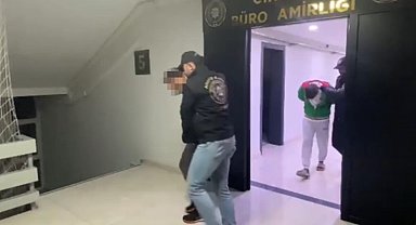 Kan lekesi, annesini öldüren zanlıyı ele verdi