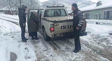Kanser hastası kadına köy hizmetleri ekipleri yetişti