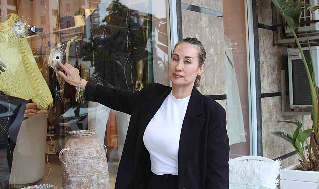 Kapalı mağazaya kurşun yağdırdılar: Esnaf kadın korku içinde
