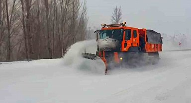 Kar durmadı, Karayolları ekipleri gece gündüz sahada