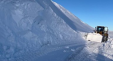 Kar kalınlığı 3 metreyi buldu