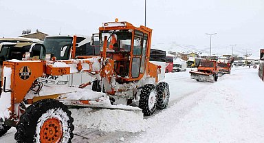 Kar nedeniyle Çelikhan- Malatya Karayolu ulaşıma kapatıldı