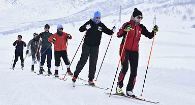 Kar ve ayaz altında şampiyonluk mesaisi