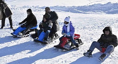Kar yağışı sonrası Bitlis'te kayak tesislerinde yoğunluk