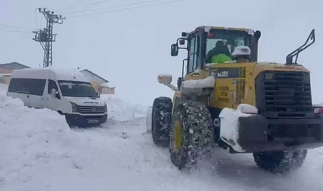 Kar yolları kapattı, cenaze 5 saattik mücadele sonrası defnedilebildi