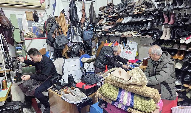 Kara kış ayakkabı tamircilerini ısıttı