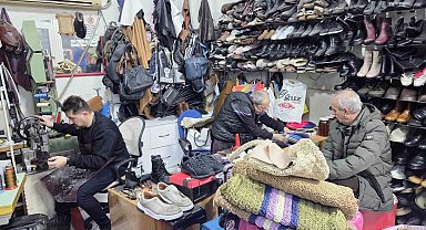 Kara kış ayakkabı tamircilerini ısıttı