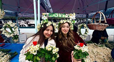 Karaburun'da mis kokulu nergis festivali