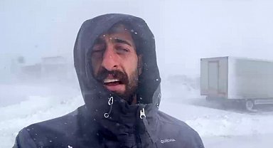 Karayazı'da fırtına etkili oluyor