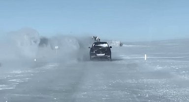 Karayazı'da kurdo fırtınası etkili oldu