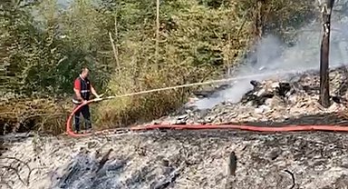 Kardeşini ahıra kilitleyip ateşe verdiği iddia edilen şahıs hakim karşısına çıktı