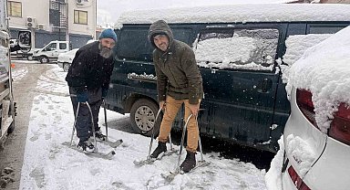 Kardeşlerin Tokat usulü kayak macerası