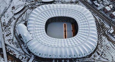 Karla kaplı Timsah Arena Stadyumu böyle görüntülendi