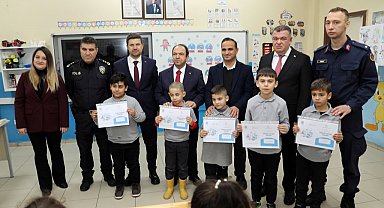 Karneler alındı, tatil zili çaldı: Karasu'da 12 bin öğrenci karne sevinci yaşadı