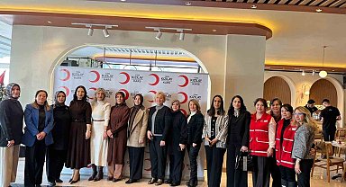 Kars Kızılay'dan sevgi evlerinde kalan çocuklara çikolata etkinliği