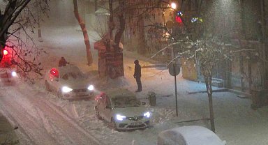 Kars'ta beyaz esaret: Tipiden göz gözü görmüyor