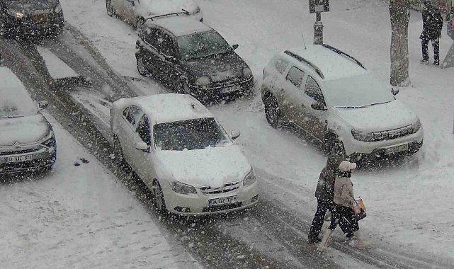 Kars'ta son 15 yılın en yoğun kışı yaşanıyor