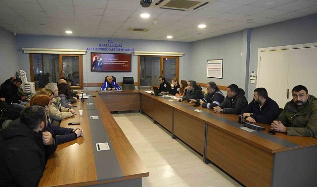 Kartal'da kar yağışına karşı tedbir alındı