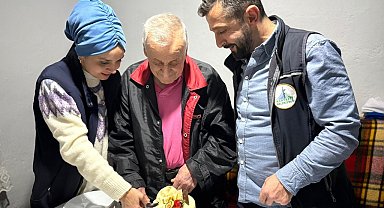 Kartepe'de "Alo Evlat" ekipleri yaşlıları yalnız bırakmadı