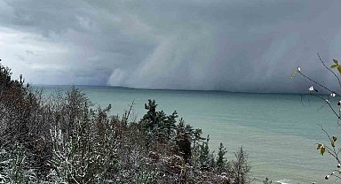 Kastamonu'da 'deniz etkili kar yağışı' ilginç görüntü oluşturdu