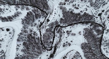 Kastamonu'da karla kaplanan dağlarda hayran bırakan manzaralar