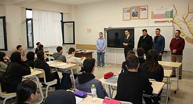 Kaymakam Alpay'dan liseli gençlerle bir araya geldi