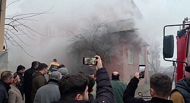 Kaynarca'da ev yangını