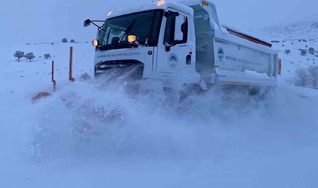 Kayseri Büyükşehir 10 ilçede 155 kırsal mahalle yolunu ulaşıma açtı