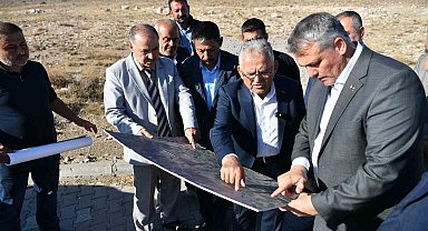 Kayseri Büyükşehir'den kırsala 108.9 milyon TL'lik kilitli parke yatırımı