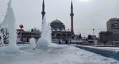 Kayseri buz tuttu: 2 ilçede hava sıcaklığı -23 olarak ölçüldü