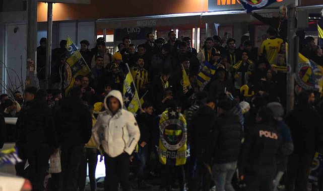Kayseri'de Fenerbahçeli taraftarlardan Süper Kupa sevinci