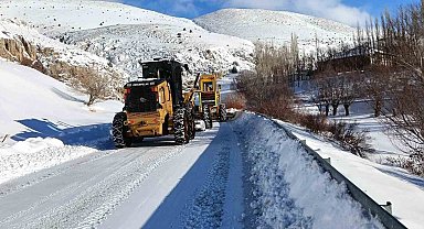 Kayseri'de kapanan 126 yol ulaşıma açıldı
