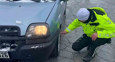 Kayseri'de trafik ekiplerinden 'kış lastiği' uygulaması