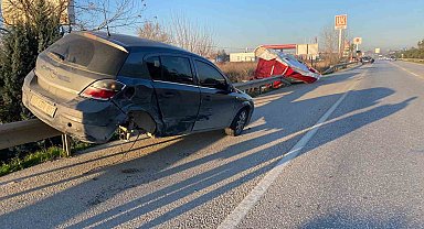 Kaza sonrası bariyerlerde asılı kaldı
