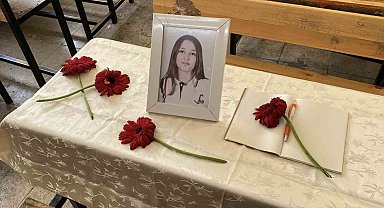 Kazada ölen küçük kız için sınıfında anı köşesi yapıldı