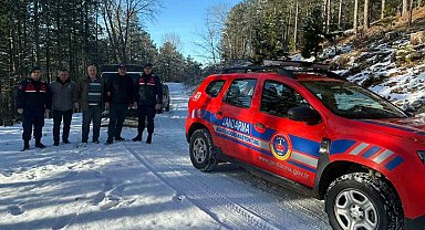 Kazdağları'nda karda mahsur kalan 4 kişiyi jandarma kurtardı