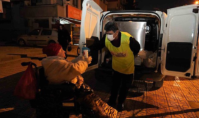 Keçiören Belediyesi'nden soğuk havalarda sıcak çorba ikramı