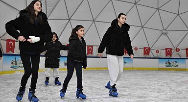 Keçiören Belediyesi'nden ücretsiz buz pateni hizmeti