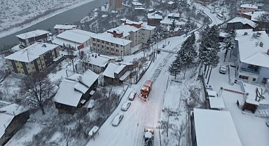 Kemaliye güne karla uyandı