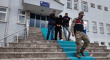 Kendilerini güvenlik güçleri ve savcı olarak tanıtıp, yaşlıları 1 milyon TL dolandırdılar