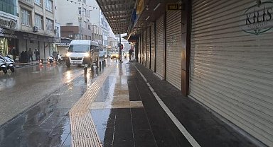 Kilis'te sağanak yağış etkili oluyor