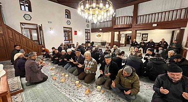 Kırka Mahallesi sakinleri 2026 yılının ilk sabah namazını birlikte kıldı