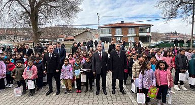 Kırşehir'de 45 bin 941 öğrenci karne heyecanı yaşadı