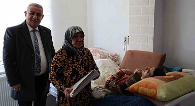 Kırşehir'de yaşlı kadın ailesinin terk ettiği hasta torununa 29 yıldır bakıyor