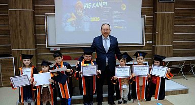 Kış Kampı'nda miniklerin mezuniyet sevinci