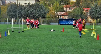 Kış spor okullarında futbol antrenmanları tüm hızıyla sürüyor