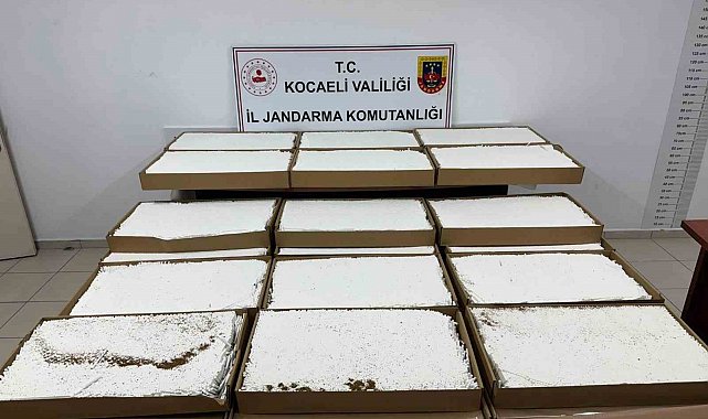 Kocaeli'de araçta 3 buçuk milyon liralık makaron ele geçti